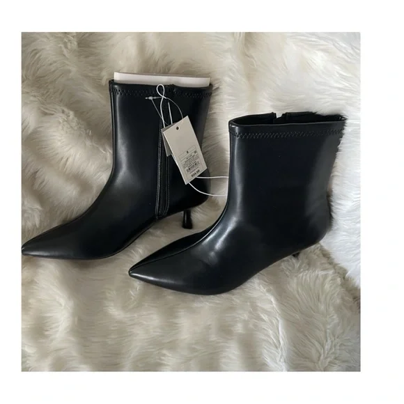 🆕 New Women's Lonnie Kitten Heel Stretch
Ankle Boots - A New Day Black Size 9 - Picture 3 of 7